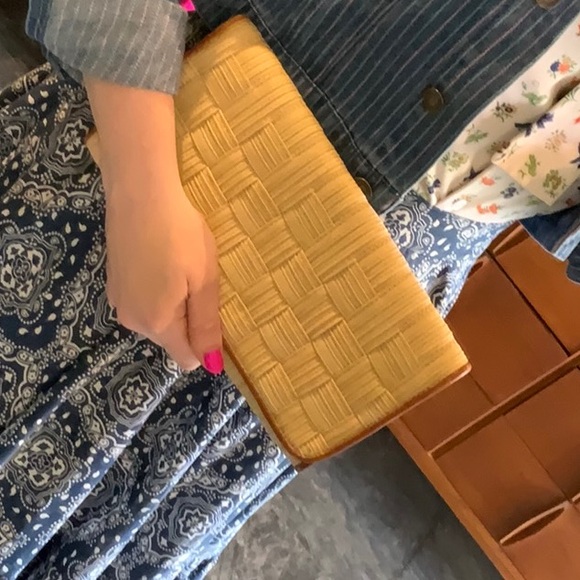 COLE HANN woven clutch - Picture 13 of 13